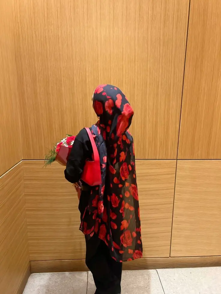 Midnight Blossom Vela Scarf❤️🌹.webp